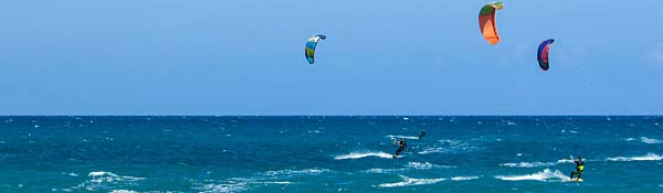 Kitesurfen / Windsurfen in meiner Nähe finden